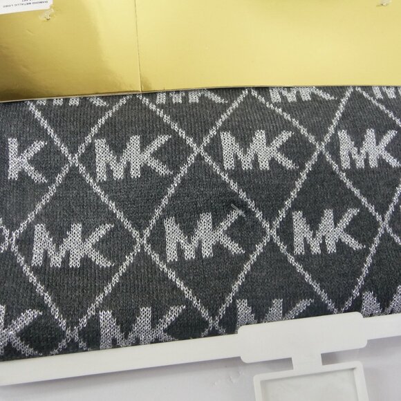 MICHAEL KORS SCARF AND HAT SET LOGO - Picture 4 of 6